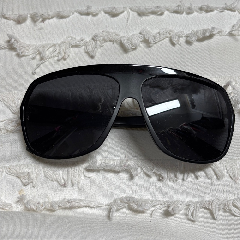 NWOT Stylish AnthropologieBlack Sunglasses: Sold Out